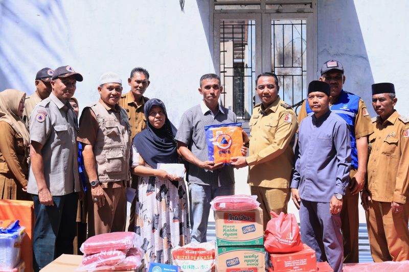 Pemkab Nagan Raya Salurkan Bantuan Masa Panik kepada Korban Kebakaran di Gampong Alue Ie Mameh