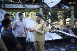 Respons Cepat Wabup Nagan Raya, Kunjungi Lokasi Kebakaran di Darul Makmur dan Serahkan Bantuan