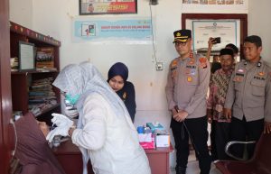 Sambut HUT Bhayangkara Ke-79, Polres Aceh Selatan Lakukan Pengobatan Gratis Bagi Masyarakat