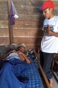 Sorang Rakan tiktoker Aceh Sirahturahmi Kerumah Samsuar Yang Menderita Lumpuh Total  Selama 15 tahu