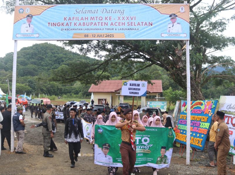 Pawai Ta’ruf Kafilah MTQ Aceh Selatan Ke-36 Bupati H.Mirwan: Momentum Memperkuat Syiar Islam ‎